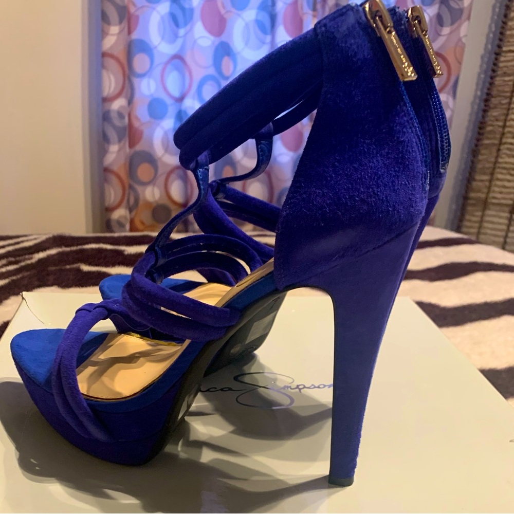 Gorgeous Jessica Simpson suede platform heels—-these shoes are a “Show stopper”!